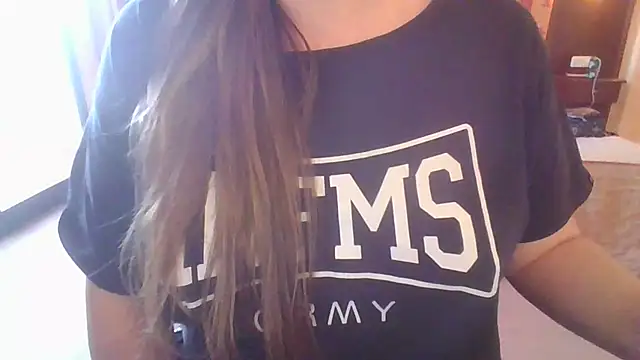 Snapshot of Sexymiss26 chatting on 12-16-24, 04:38 Sexymiss26 online show from 12-16-24, 04:38