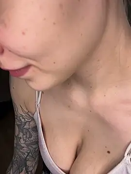  D Love  online show from 12-26-24, 04:04