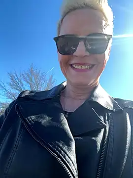 Snapshot of German_Milf chatting on 03-19-25, 12:56 German Milf online show from 03-19-25, 12:56