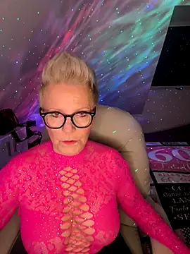 Snapshot of German_Milf chatting on 10-30-25, 01:45 German Milf online show from 10-30-25, 01:45