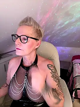 Snapshot of German_Milf chatting on 11-04-25, 01:54 German Milf online show from 11-04-25, 01:54