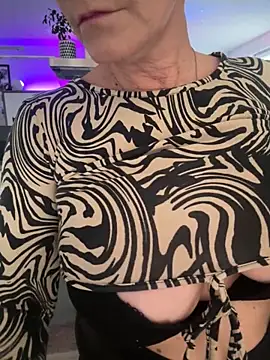 Snapshot of German_Milf chatting on 11-18-25, 02:43 German Milf online show from 11-18-25, 02:43