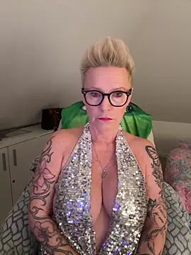 Snapshot of German_Milf chatting on 11-28-25, 01:58 German Milf online show from 11-28-25, 01:58