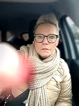 Snapshot of German_Milf chatting on 12-04-25, 12:03 German Milf online show from 12-04-25, 12:03