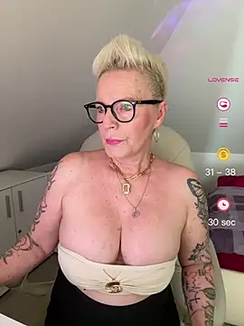 German Milf online show from 06-05-26, 01:06