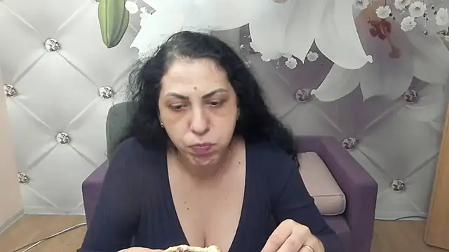 Snapshot of SweetArtemis chatting on 11-22-25, 05:56 SweetArtemis online show from 11-22-25, 05:56