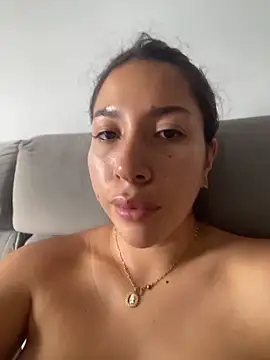 daniela henao online show from 05-26-26, 09:44
