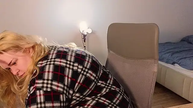 EllsaJean  online show from 04-19-26, 01:16