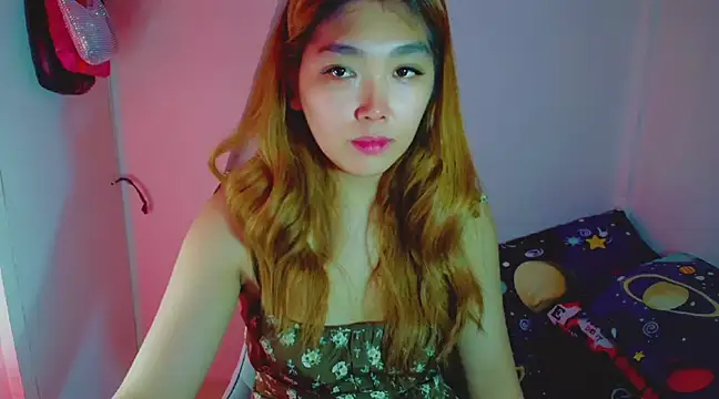 TR4NSCUTI3 online show from 12-14-24, 08:18