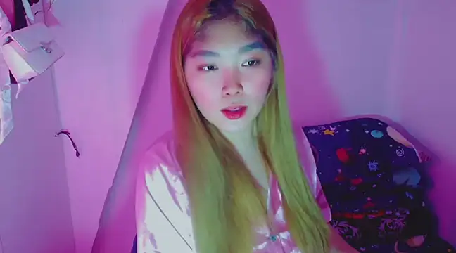 TR4NSCUTI3 online show from 02-17-25, 09:52