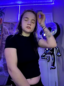 Snapshot of Cutiepiespanks chatting on 10-24-25, 04:03 Cutiepiespanks online show from 10-24-25, 04:03