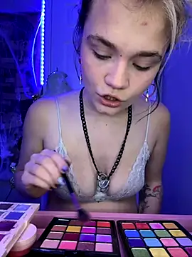 Snapshot of Cutiepiespanks chatting on 10-26-25, 01:11 Cutiepiespanks online show from 10-26-25, 01:11