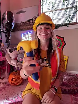 Snapshot of Cutiepiespanks chatting on 10-27-25, 08:35 Cutiepiespanks online show from 10-27-25, 08:35