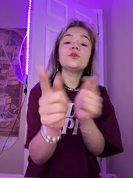 Snapshot of Cutiepiespanks chatting on 11-03-25, 07:26 Cutiepiespanks online show from 11-03-25, 07:26