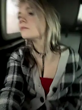 Snapshot of Cutiepiespanks chatting on 11-19-25, 08:53 Cutiepiespanks online show from 11-19-25, 08:53