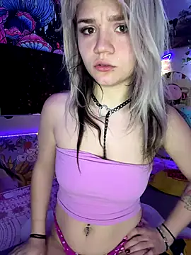 Snapshot of Cutiepiespanks chatting on 11-23-25, 10:31 Cutiepiespanks online show from 11-23-25, 10:31