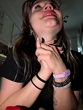 Snapshot of Cutiepiespanks chatting on 12-01-25, 09:31 Cutiepiespanks online show from 12-01-25, 09:31