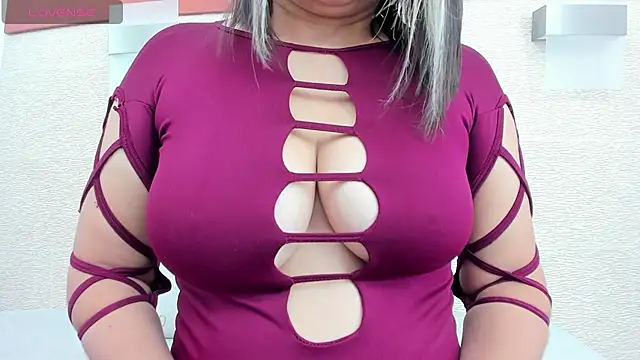 Snapshot of allice_green chatting on 03-21-25, 01:24 allice green online show from 03-21-25, 01:24