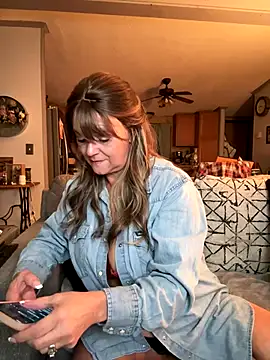 cowgirlc online show from 11-13-25, 02:54