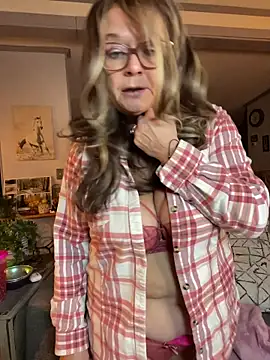 Snapshot of cowgirlc chatting on 02-06-26, 03:44 cowgirlc online show from 02-06-26, 03:44