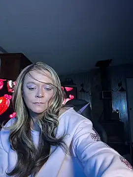 Snapshot of cowgirlc chatting on 02-14-26, 03:47 cowgirlc online show from 02-14-26, 03:47