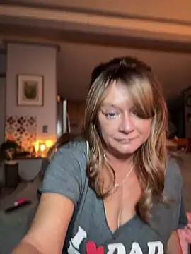 Snapshot of cowgirlc chatting on 05-13-26, 02:53 cowgirlc online show from 05-13-26, 02:53