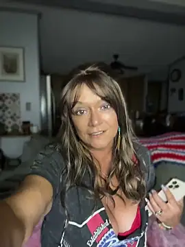 Snapshot of cowgirlc chatting on 06-16-26, 02:47 cowgirlc online show from 06-16-26, 02:47