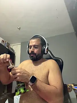 Snapshot of JayJayRod chatting on 10-28-25, 03:54 JayJayRod online show from 10-28-25, 03:54