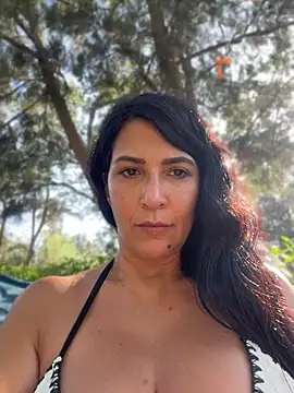 Snapshot of Cataleya80 chatting on 06-25-26, 04:33 Cataleya80 online show from 06-25-26, 04:33