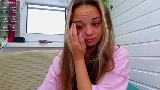 Misss Vikk online show from 10-18-25, 06:48