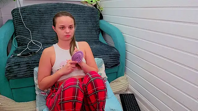 Misss Vikk online show from 11-27-25, 06:59