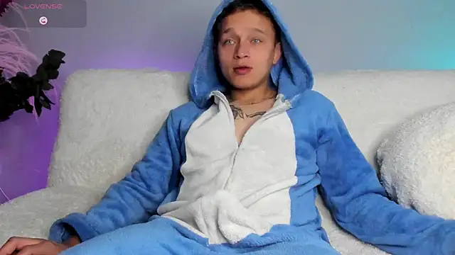 Snapshot of Tim_wolf chatting on 02-09-25, 04:36 Tim wolf online show from 02-09-25, 04:36