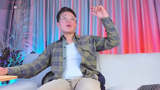 Snapshot of Tim_wolf chatting on 03-20-25, 07:47 Tim wolf online show from 03-20-25, 07:47