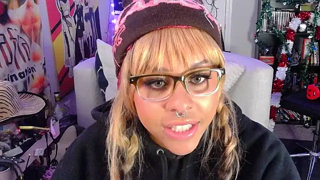 Snapshot of N1NT3NDH03 chatting on 01-06-26, 03:43 N1NT3NDH03 online show from 01-06-26, 03:43