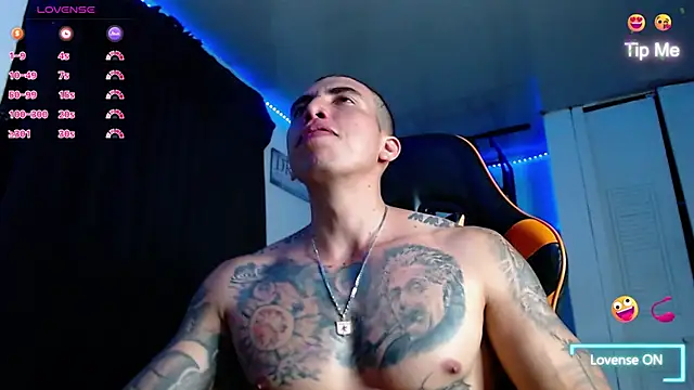 Snapshot of Adam_Hudsond chatting on 06-14-26, 02:35 Adam Hudsond online show from 06-14-26, 02:35