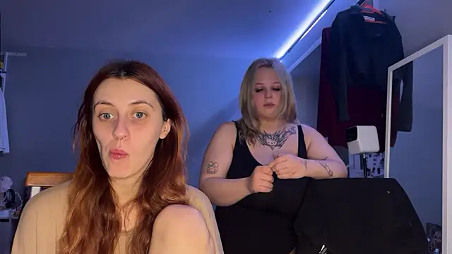 Snapshot of Uniarten chatting on 11-09-25, 08:18 Uniarten online show from 11-09-25, 08:18