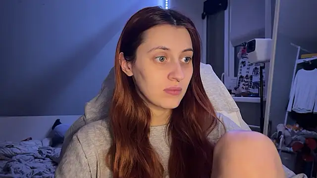 Snapshot of Uniarten chatting on 11-21-25, 08:29 Uniarten online show from 11-21-25, 08:29