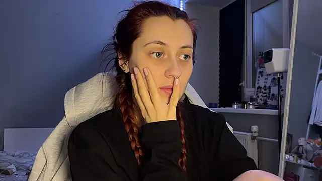 Snapshot of Uniarten chatting on 01-10-26, 05:58 Uniarten online show from 01-10-26, 05:58