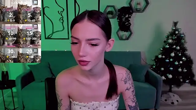 SophieCatty online show from 01-04-25, 10:49