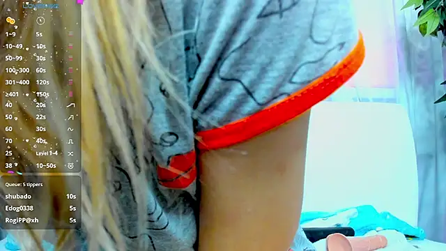 Snapshot of Bell_a_mi_ chatting on 01-30-25, 04:37 Bell a mi online show from 01-30-25, 04:37