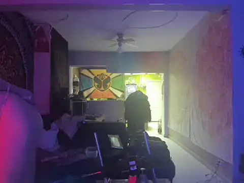 Snapshot of slankecrosdresser chatting on 12-11-24, 10:14 slankecrosdresser online show from 12-11-24, 10:14