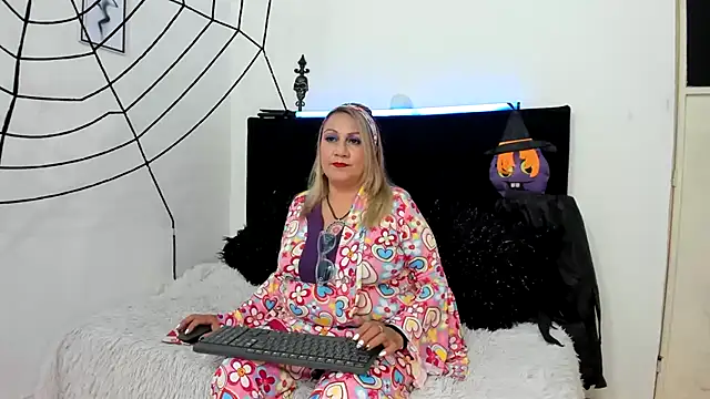 Snapshot of yayita_mature chatting on 10-30-25, 02:40 yayita mature online show from 10-30-25, 02:40