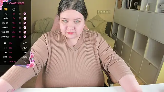 Snapshot of PlumPie chatting on 01-15-26, 04:28 PlumPie online show from 01-15-26, 04:28