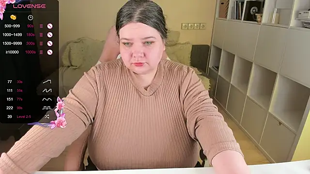 Snapshot of PlumPie chatting on 01-18-26, 01:04 PlumPie online show from 01-18-26, 01:04