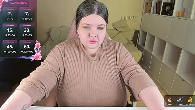 Snapshot of PlumPie chatting on 02-24-26, 04:43 PlumPie online show from 02-24-26, 04:43