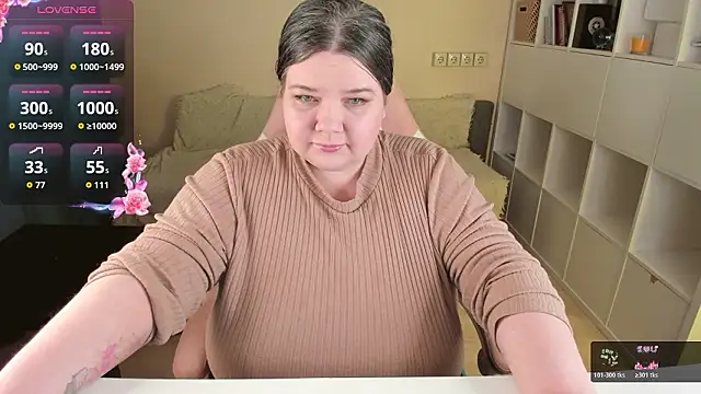 Snapshot of PlumPie chatting on 03-04-26, 02:28 PlumPie online show from 03-04-26, 02:28