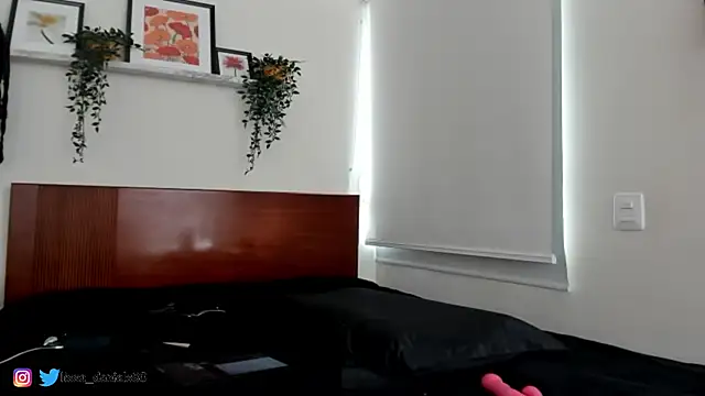 Lissa112 online show from 10-21-25, 03:35