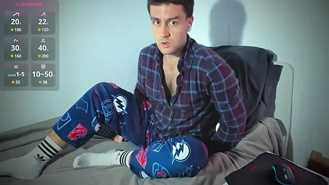 Snapshot of HonestAndrew chatting on 12-11-24, 10:03 HonestAndrew online show from 12-11-24, 10:03