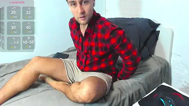 Snapshot of HonestAndrew chatting on 12-14-24, 08:02 HonestAndrew online show from 12-14-24, 08:02