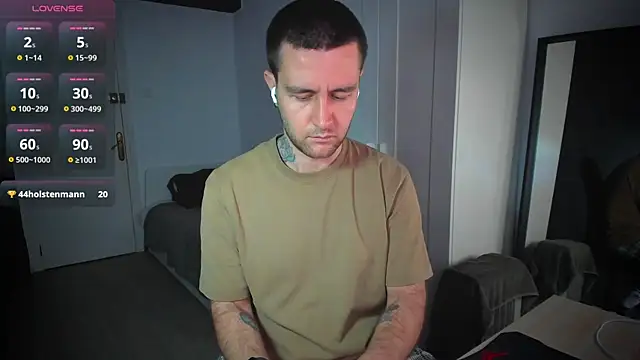 Snapshot of HonestAndrew chatting on 02-04-25, 01:38 HonestAndrew online show from 02-04-25, 01:38